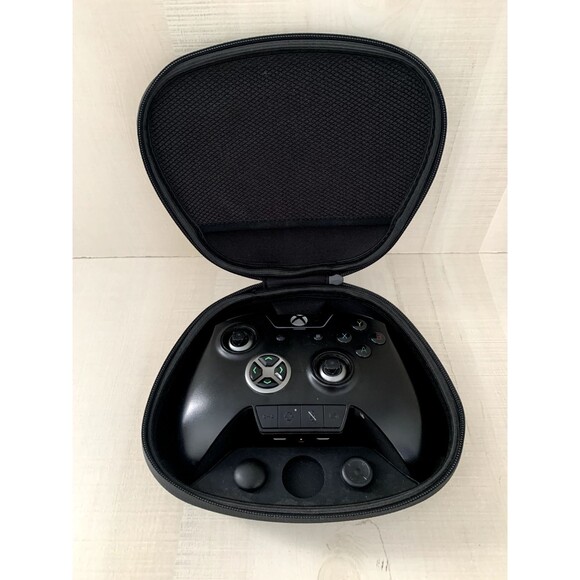 Razer Wolverine Ultimate Xbox One Controller Black With Case without Cord - Picture 1 of 10